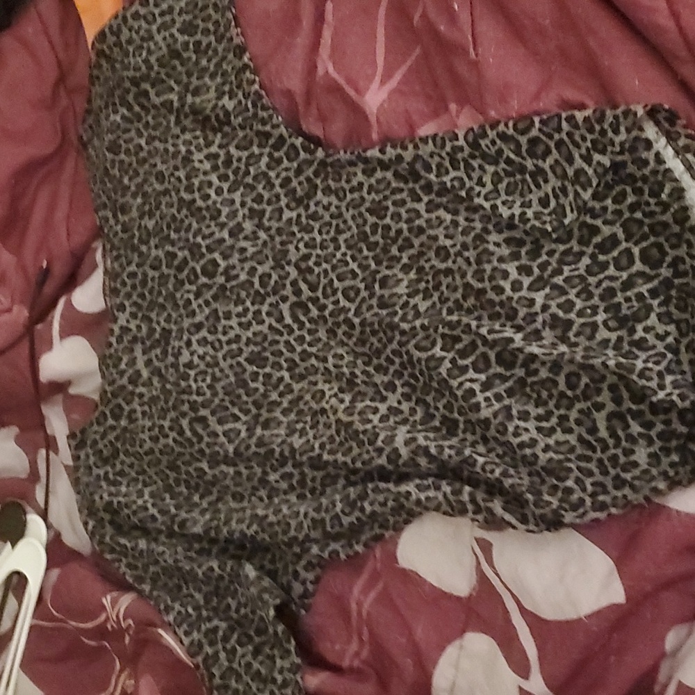 Wet seal off the shoulder leopard print t shirt size medium
